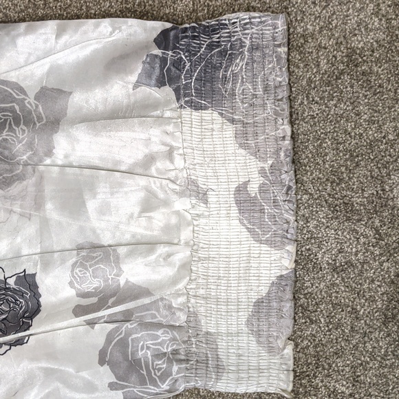 Vanity Women's Small Top - Picture 3 of 8